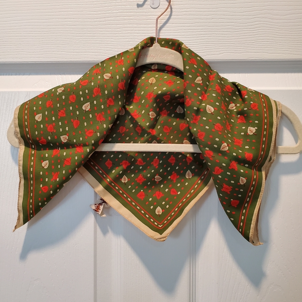 Vintage fall scarf, leaf print, green and red, made in Italy - Picture 3 of 6